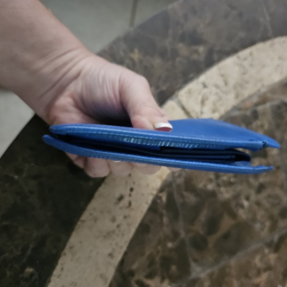 Louis Vuitton Blue Cyan Epi Leather zmens Bi Fold Wallet - Picture 7 of 11